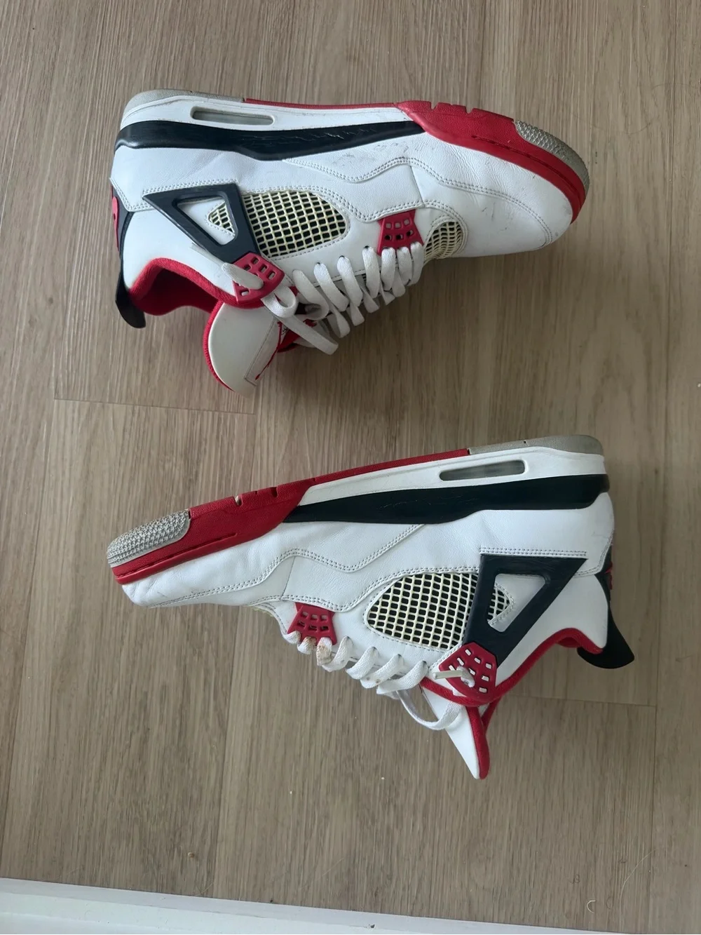 Jordan fire red 4 2020